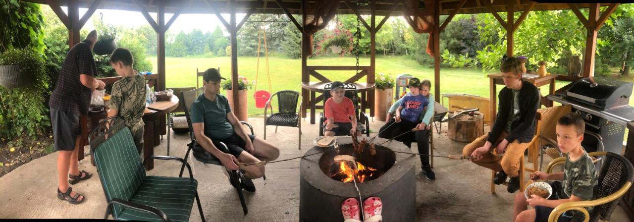 Apartmanove Ubytovanie Pod Dubom Polny Kesov Bagian luar foto