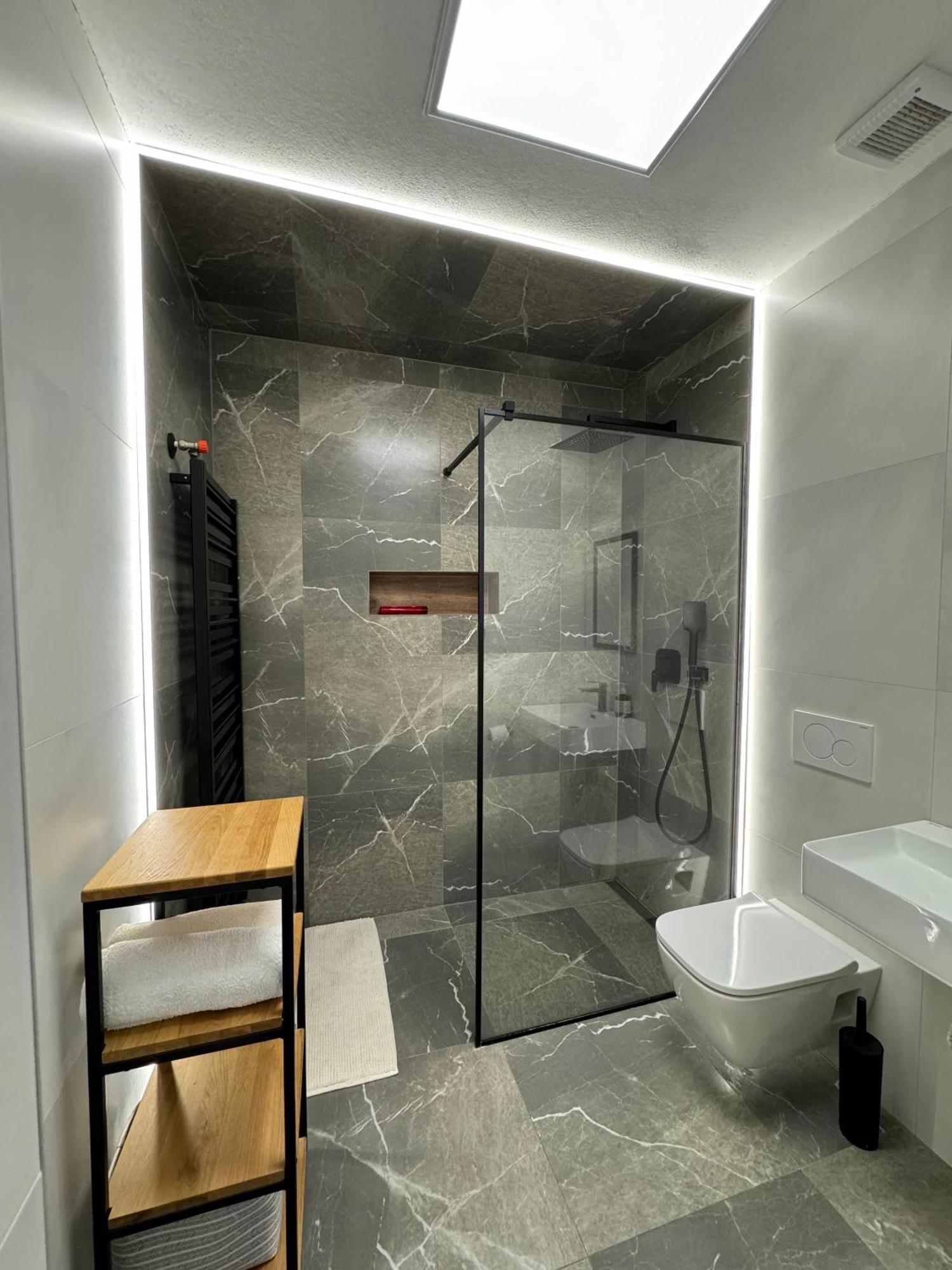 Apartmanove Ubytovanie Pod Dubom Polny Kesov Bagian luar foto